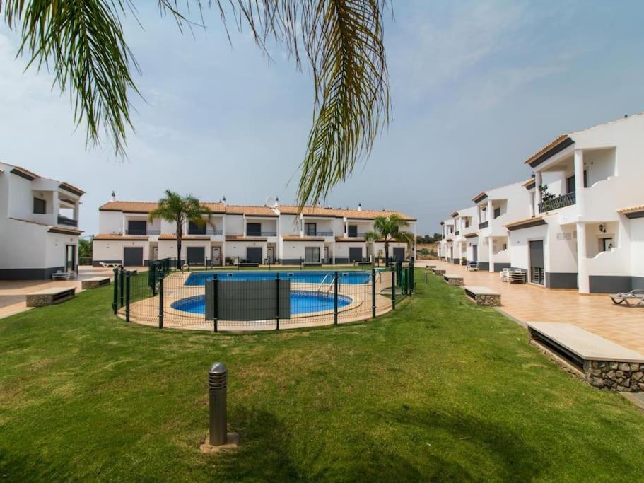 Вилла Magnolia O House - Pool View & Privat Garden & Garage Албуфейра Экстерьер фото